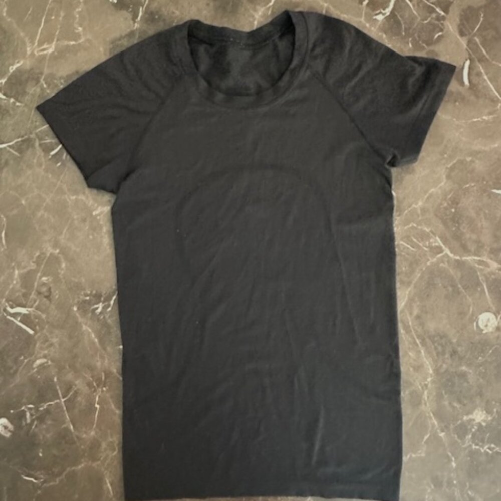 Lululemon Fitted Workout Tee